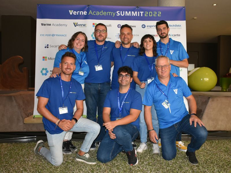 equipo verne academy summit